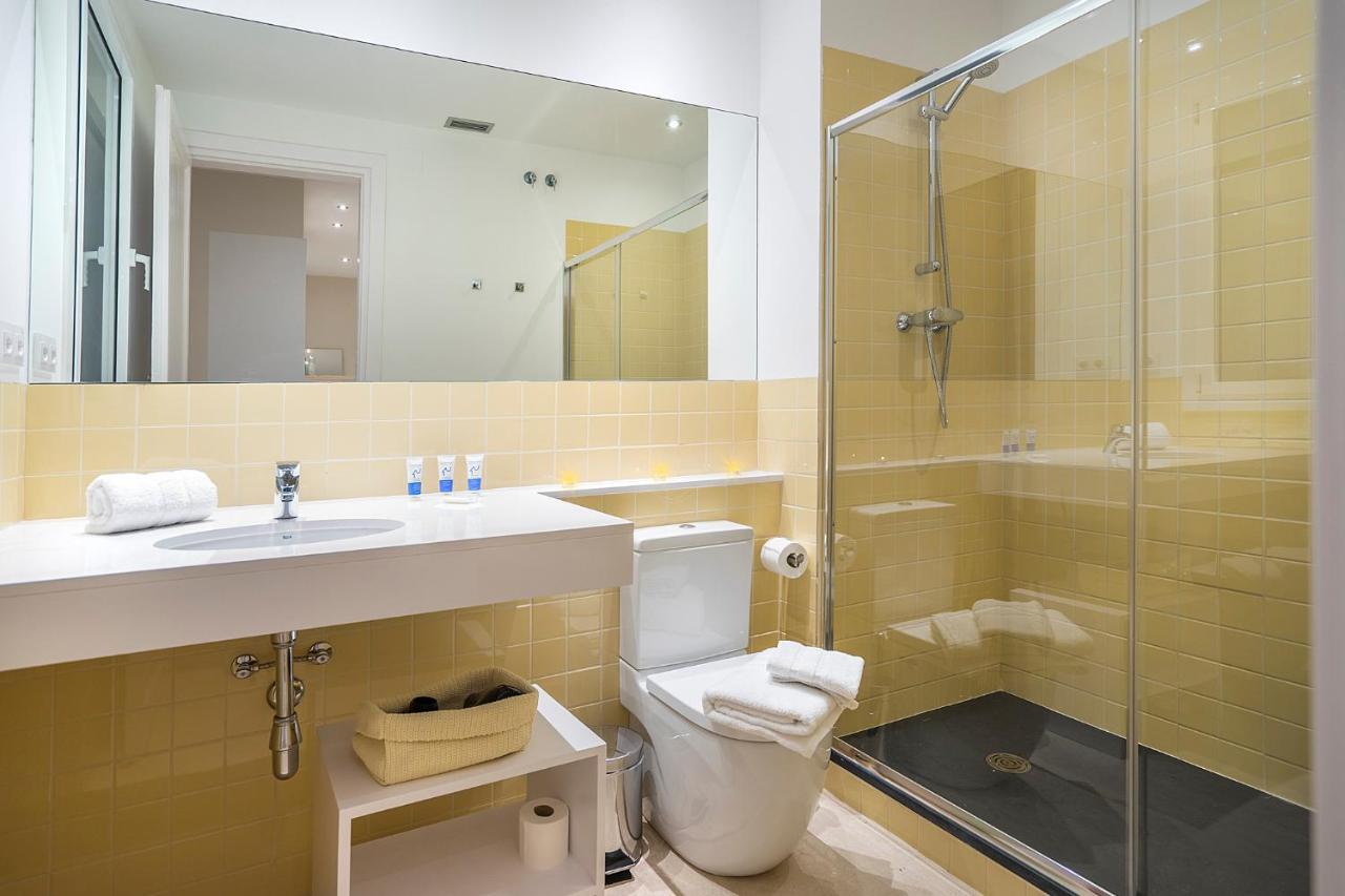 Friendly Rentals Gran Via Барселона Екстер'єр фото