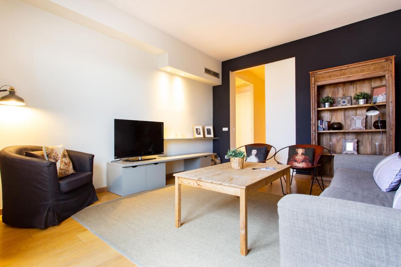 Friendly Rentals Gran Via Барселона Екстер'єр фото
